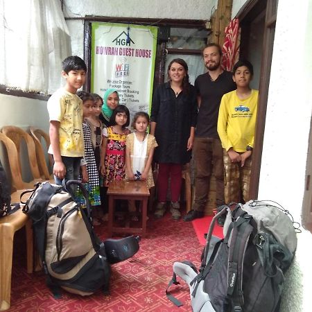 Howrah Guest House ศรีนาการ์ ภายนอก รูปภาพ