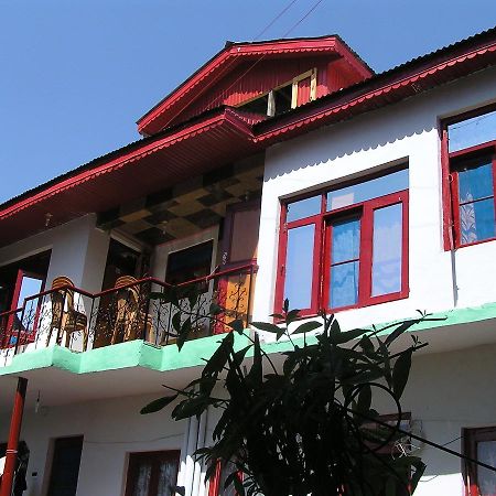 Howrah Guest House ศรีนาการ์ ภายนอก รูปภาพ