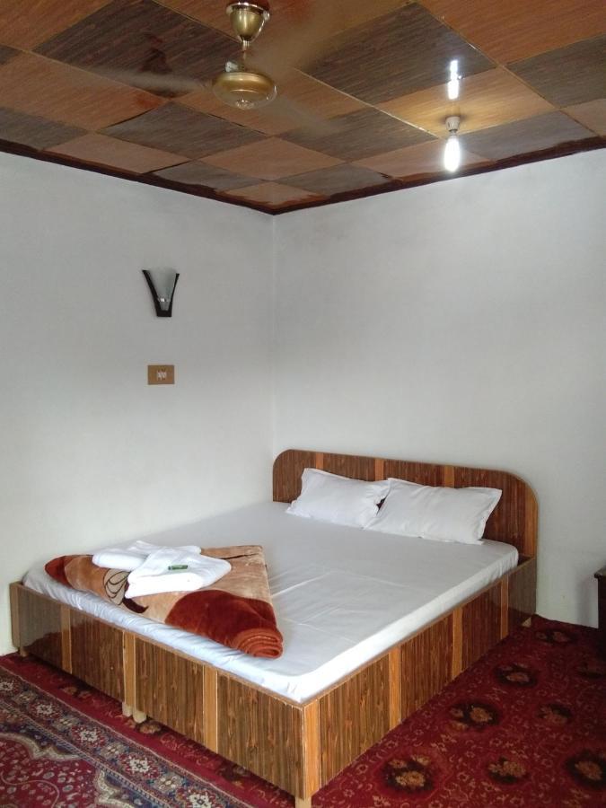 Howrah Guest House ศรีนาการ์ ภายนอก รูปภาพ