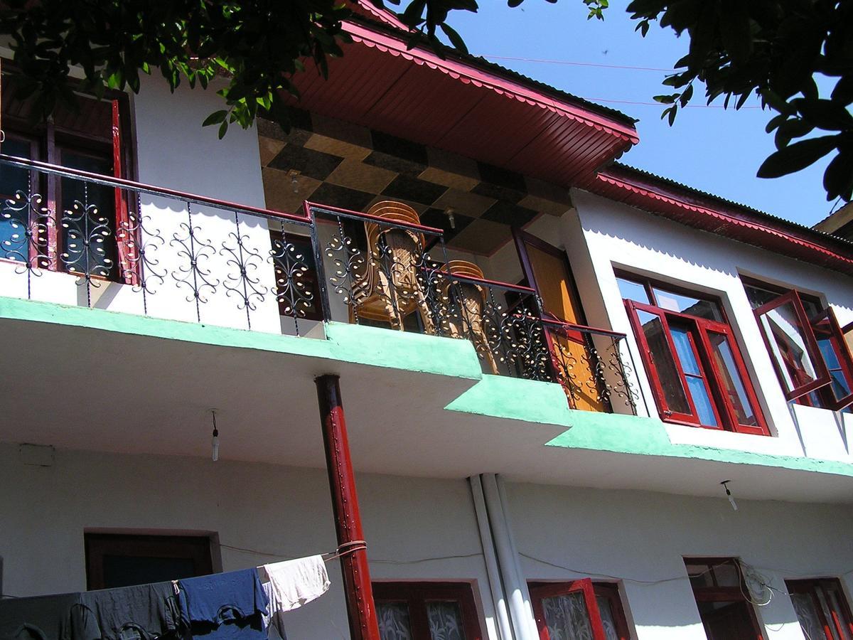 Howrah Guest House ศรีนาการ์ ภายนอก รูปภาพ