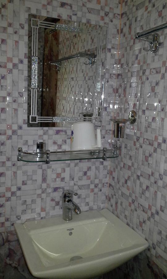 Howrah Guest House ศรีนาการ์ ภายนอก รูปภาพ