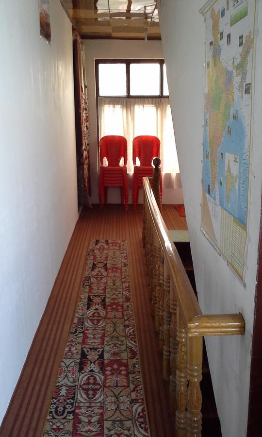 Howrah Guest House ศรีนาการ์ ภายนอก รูปภาพ
