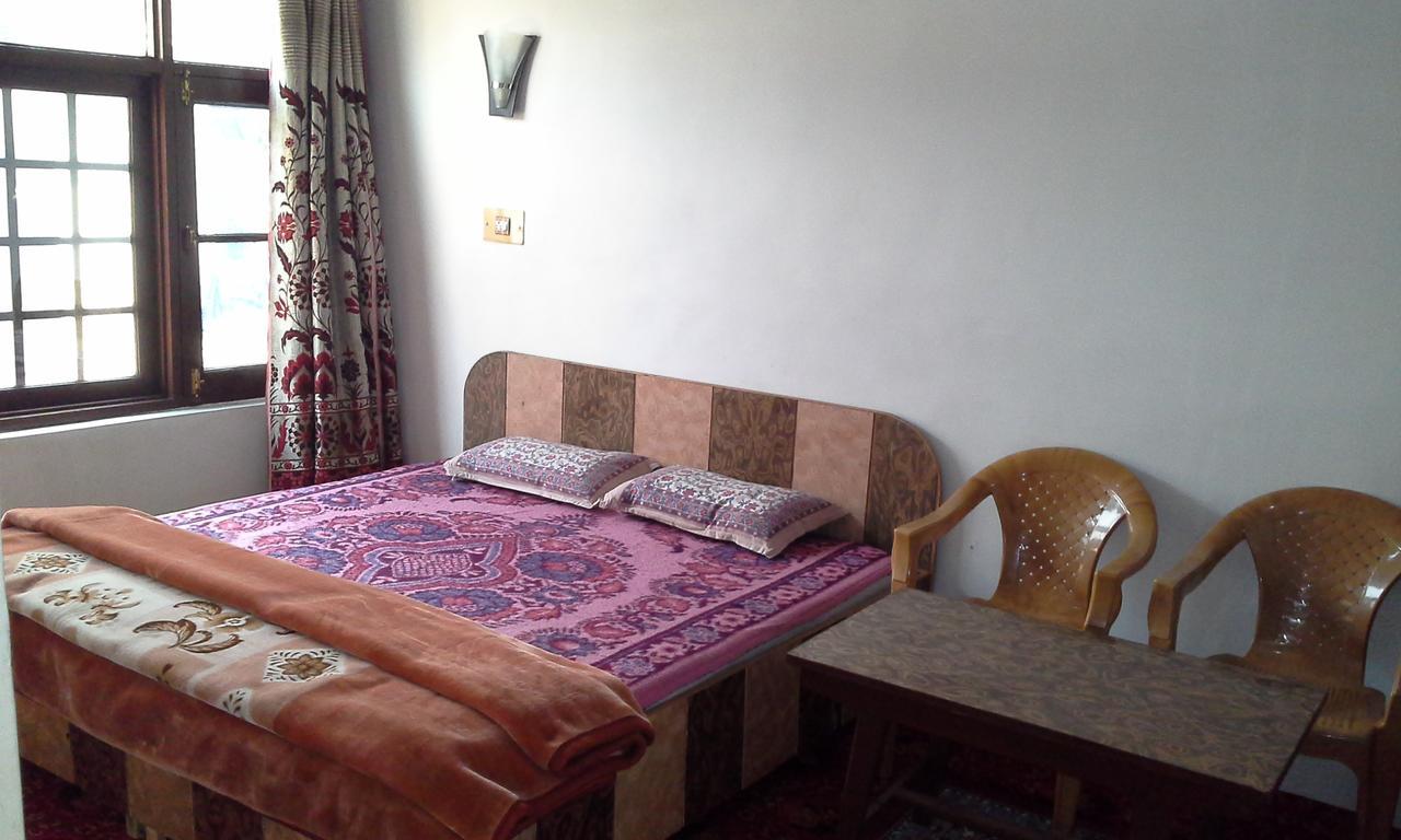 Howrah Guest House ศรีนาการ์ ภายนอก รูปภาพ