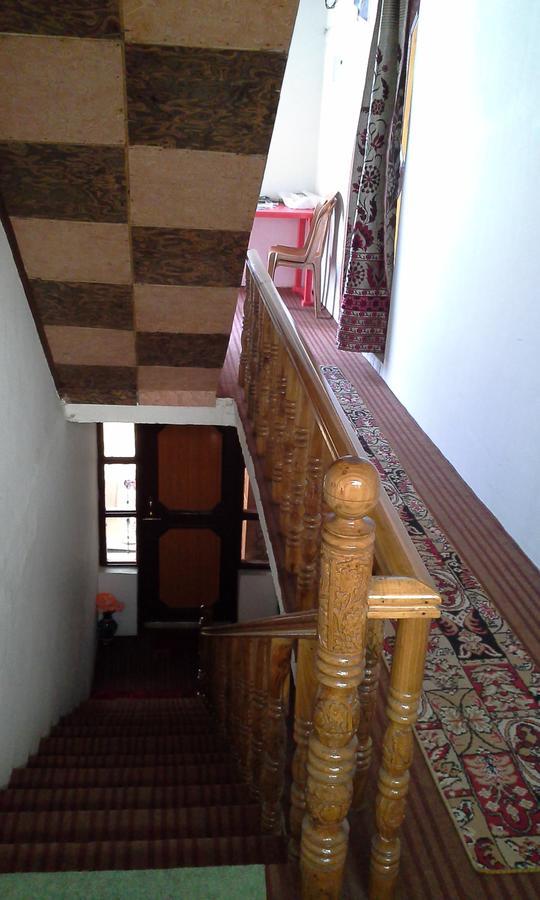 Howrah Guest House ศรีนาการ์ ภายนอก รูปภาพ