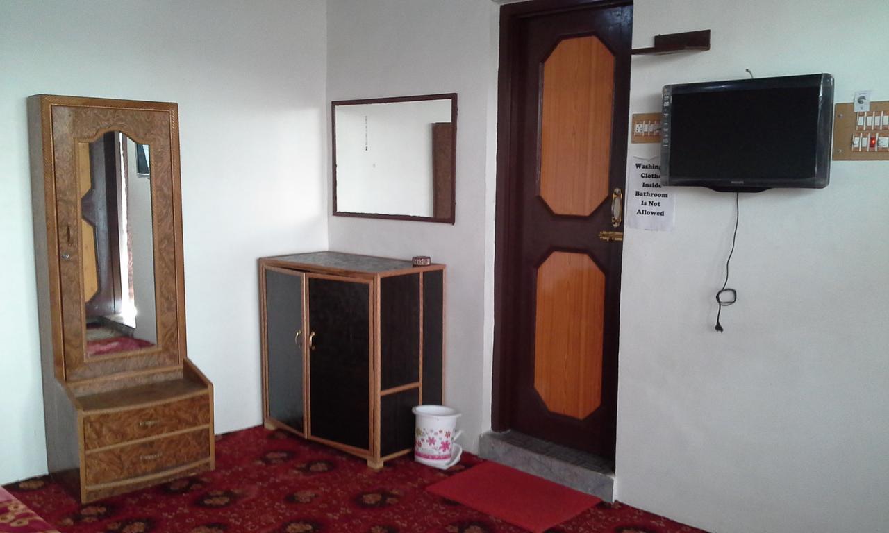 Howrah Guest House ศรีนาการ์ ภายนอก รูปภาพ
