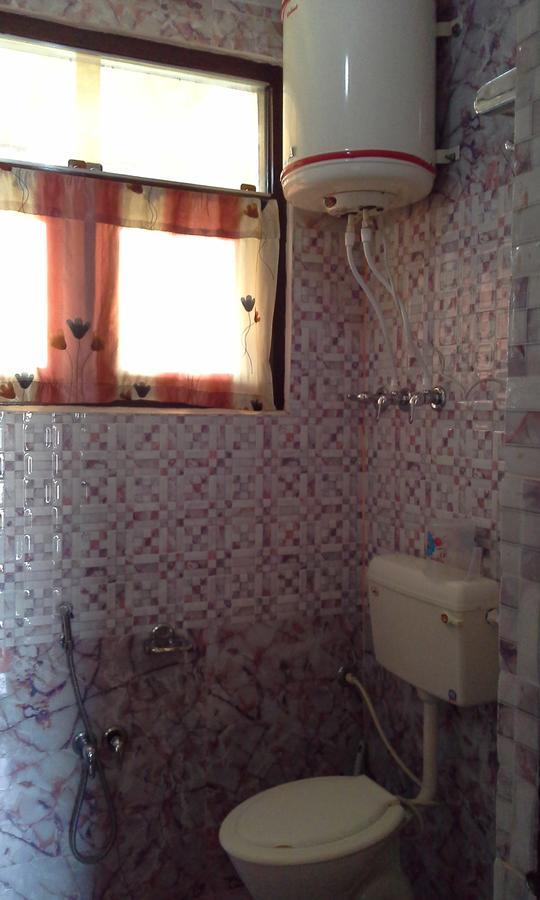 Howrah Guest House ศรีนาการ์ ภายนอก รูปภาพ