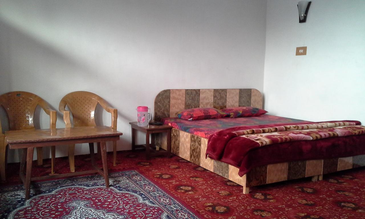 Howrah Guest House ศรีนาการ์ ภายนอก รูปภาพ