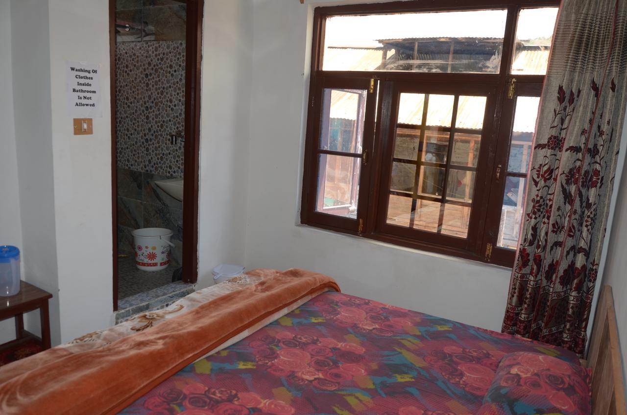 Howrah Guest House ศรีนาการ์ ภายนอก รูปภาพ