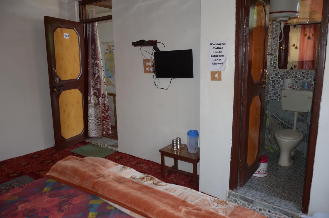 Howrah Guest House ศรีนาการ์ ภายนอก รูปภาพ