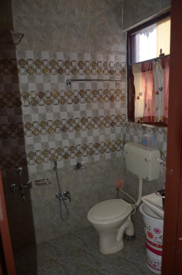 Howrah Guest House ศรีนาการ์ ภายนอก รูปภาพ
