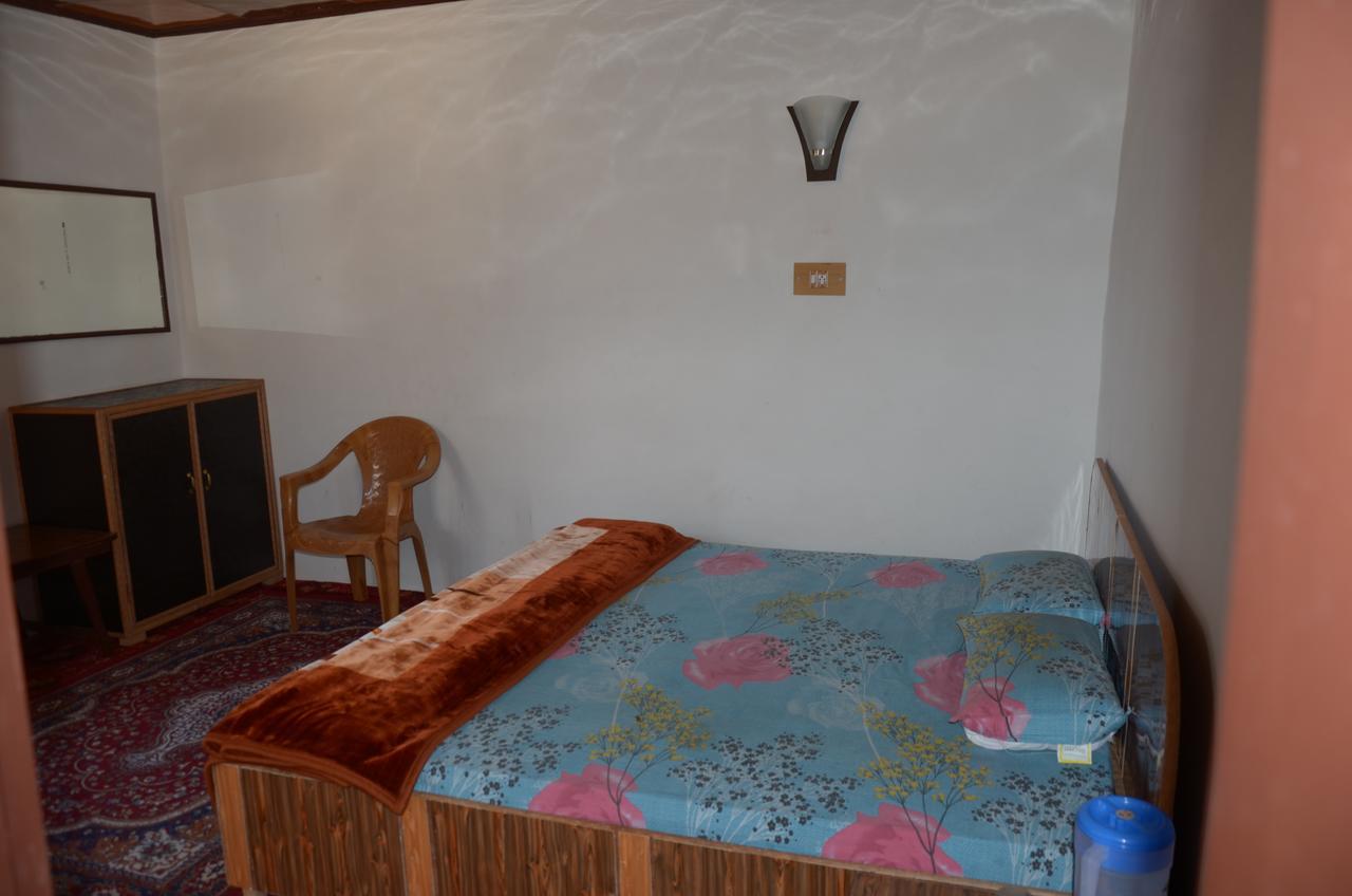 Howrah Guest House ศรีนาการ์ ภายนอก รูปภาพ