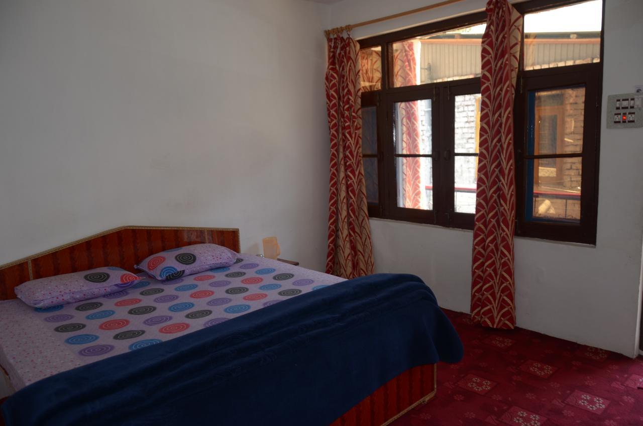 Howrah Guest House ศรีนาการ์ ภายนอก รูปภาพ