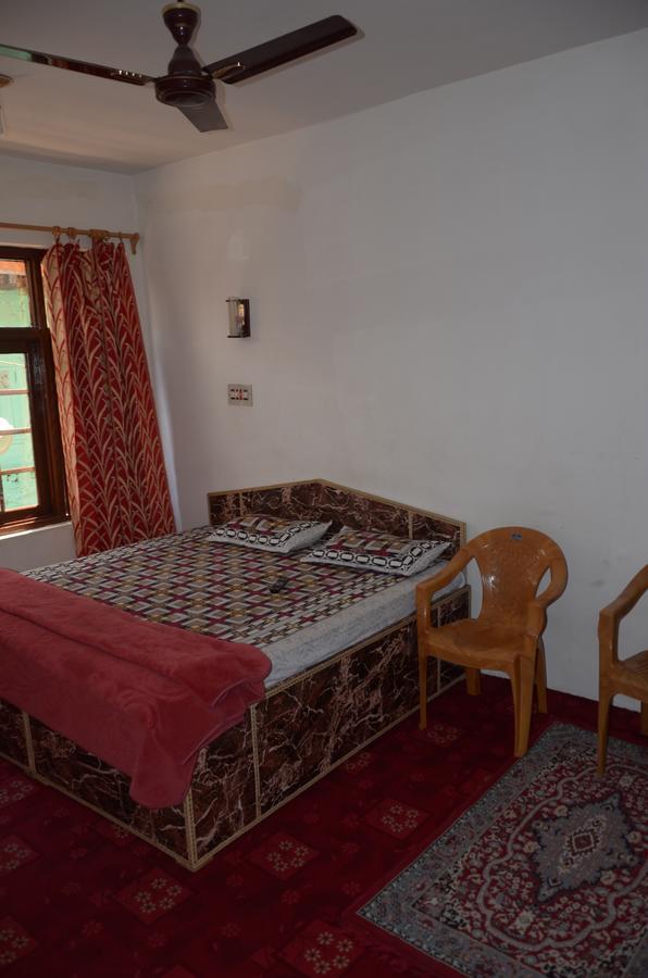 Howrah Guest House ศรีนาการ์ ภายนอก รูปภาพ