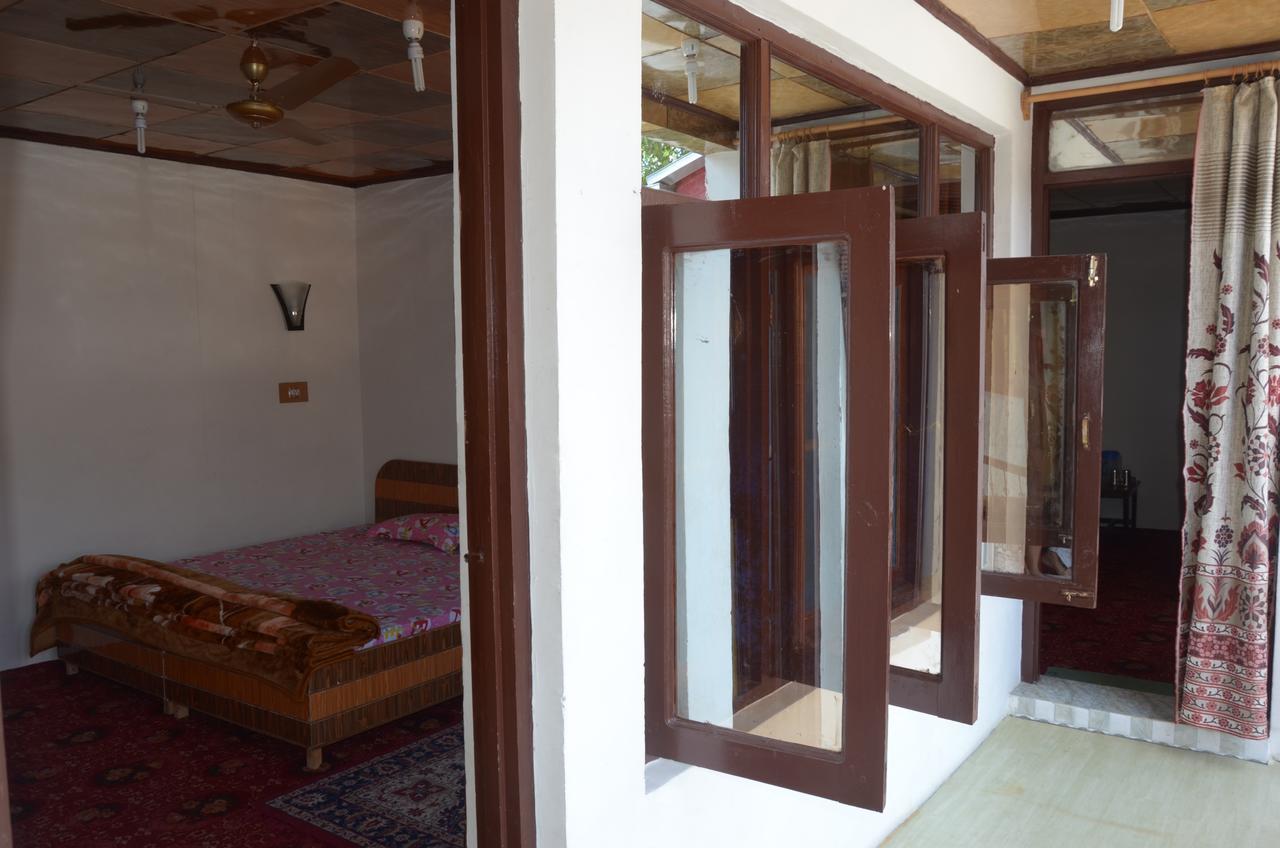 Howrah Guest House ศรีนาการ์ ภายนอก รูปภาพ