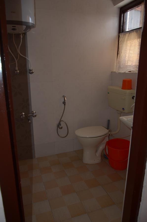 Howrah Guest House ศรีนาการ์ ภายนอก รูปภาพ
