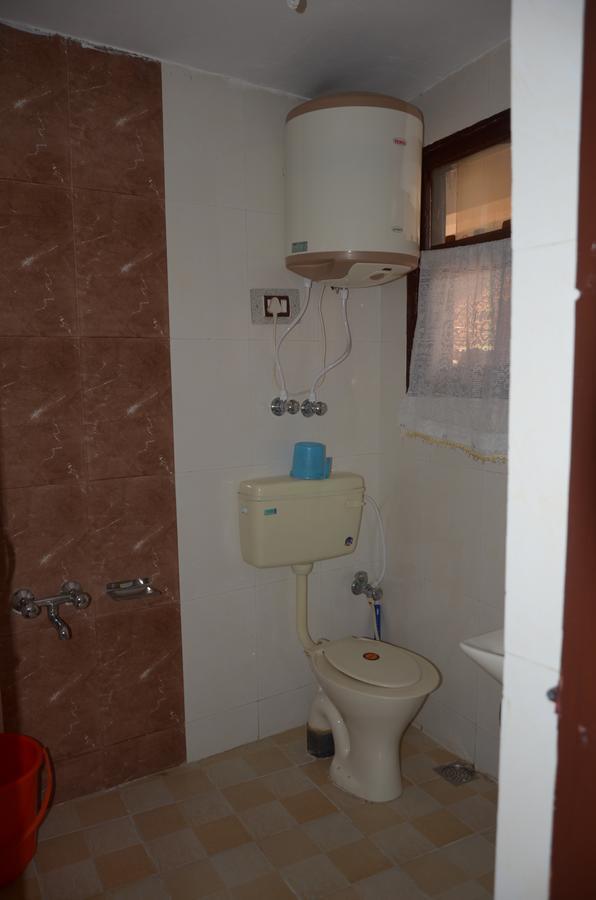 Howrah Guest House ศรีนาการ์ ภายนอก รูปภาพ