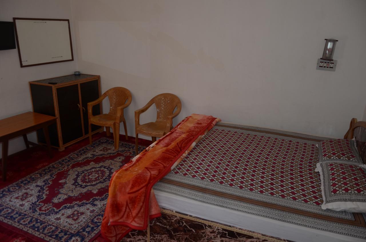 Howrah Guest House ศรีนาการ์ ภายนอก รูปภาพ