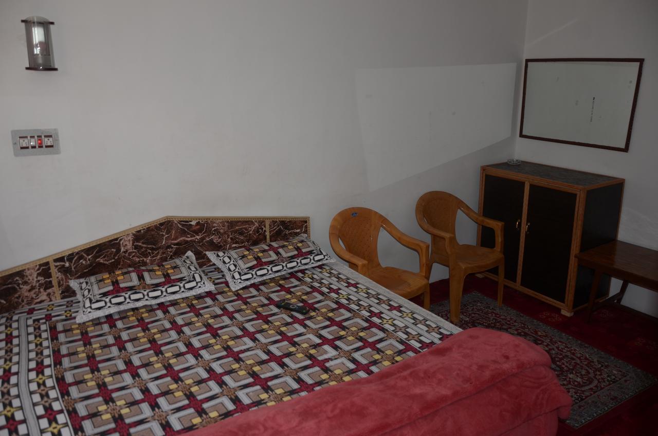 Howrah Guest House ศรีนาการ์ ภายนอก รูปภาพ