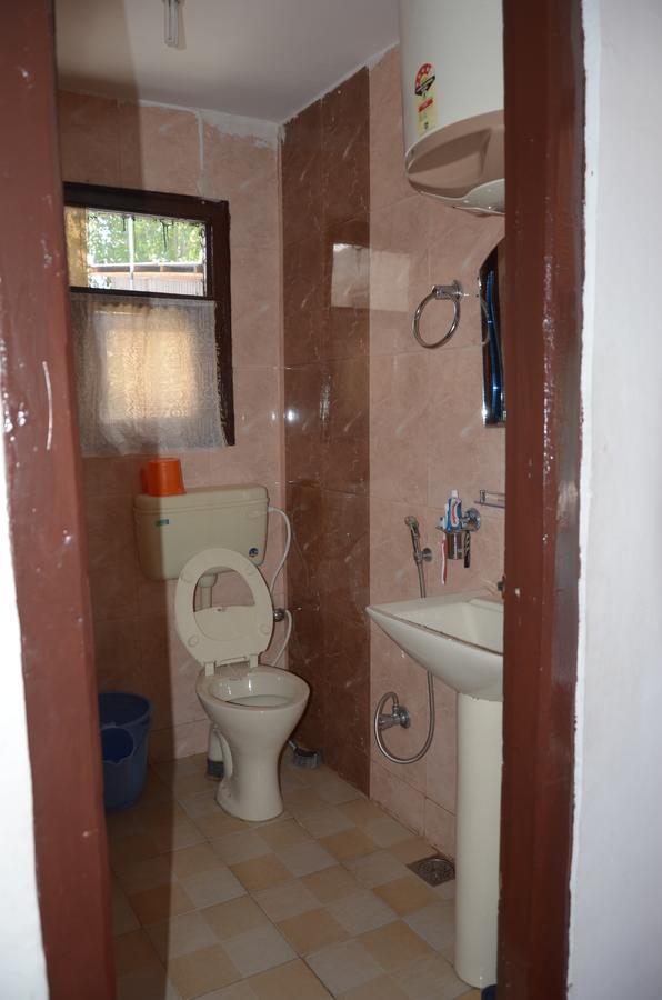 Howrah Guest House ศรีนาการ์ ภายนอก รูปภาพ