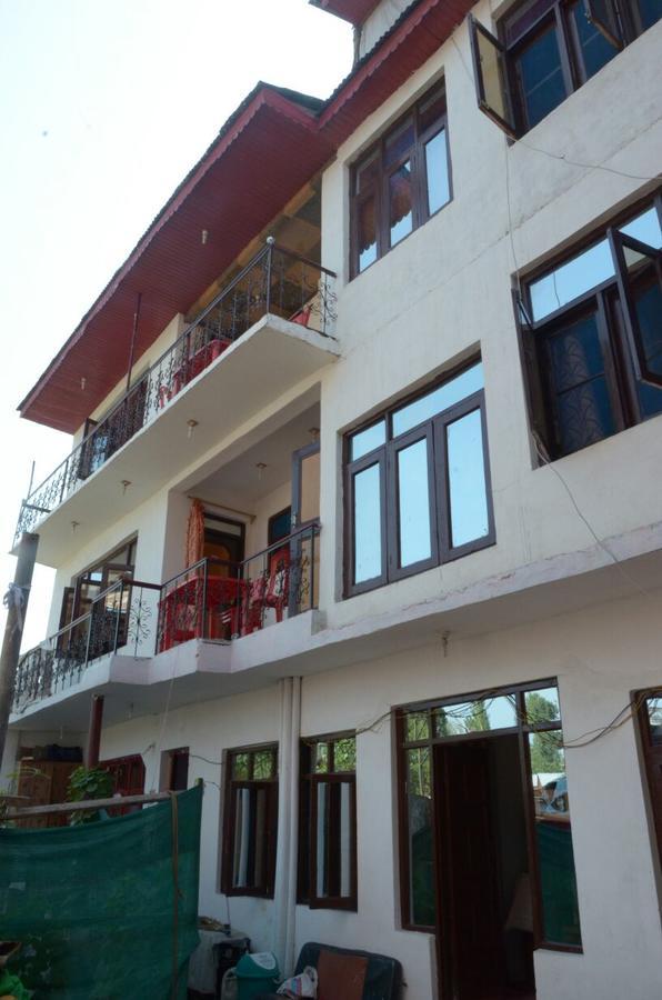 Howrah Guest House ศรีนาการ์ ภายนอก รูปภาพ